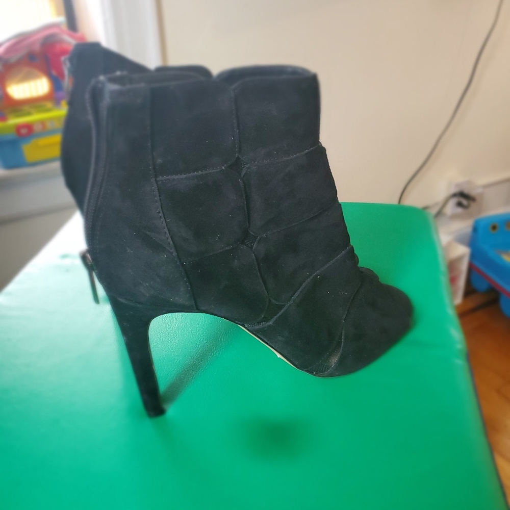 VINCE Camuto Suede open toe pumps